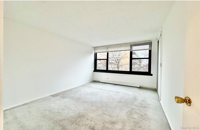 162-40 9 Avenue 7A, Beechhurst, NY 11357