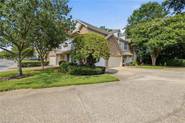 1002 Grand Oak LN, Virginia Beach, VA 23455