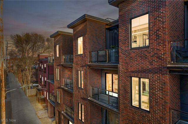 3109 Vine Court, Cleveland, OH 44113