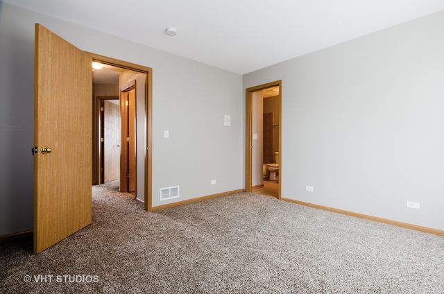 346 Evergreen Circle 346, Gilberts, IL 60136