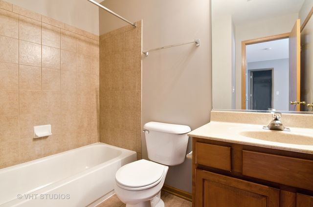 346 Evergreen Circle 346, Gilberts, IL 60136