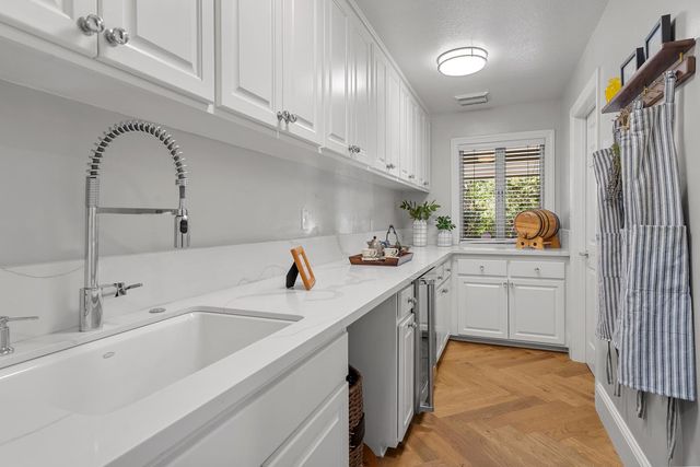 1987 Maple Glen Rd, Sacramento, CA 95864