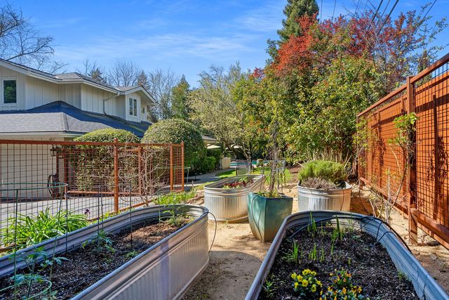 1987 Maple Glen Rd, Sacramento, CA 95864