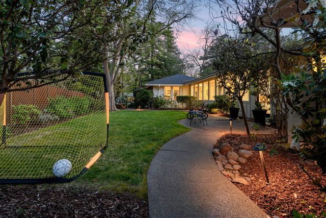 1987 Maple Glen Rd, Sacramento, CA 95864