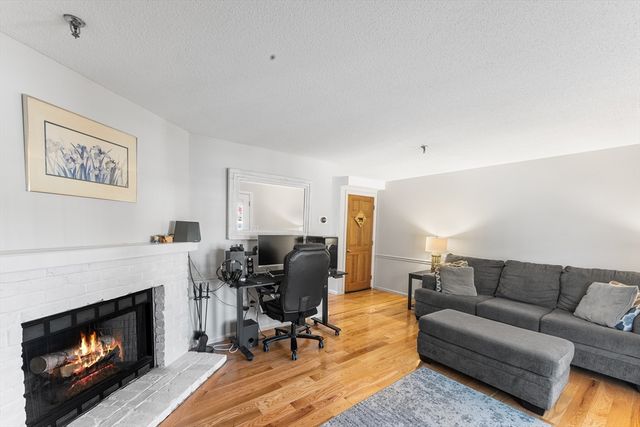 25 Tobey Rd 57, Dracut, MA 01826