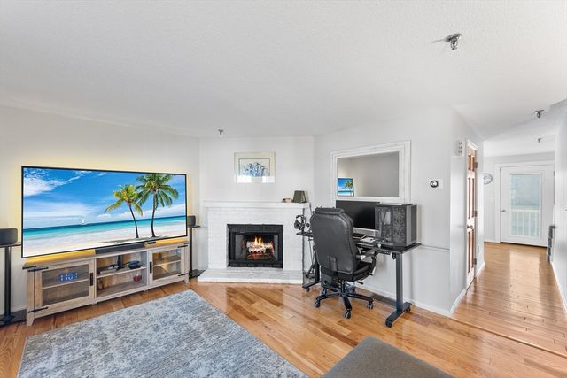 25 Tobey Rd 57, Dracut, MA 01826