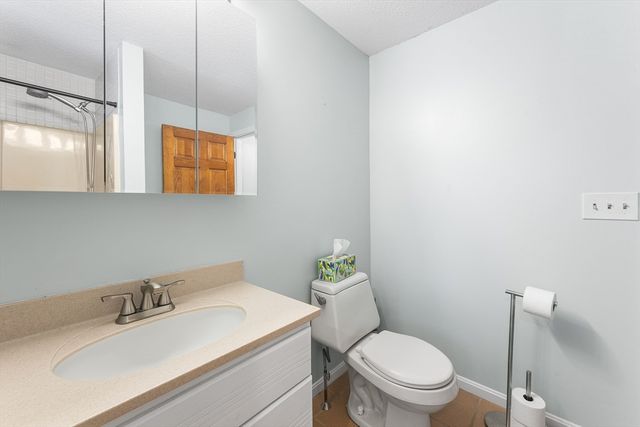 25 Tobey Rd 57, Dracut, MA 01826