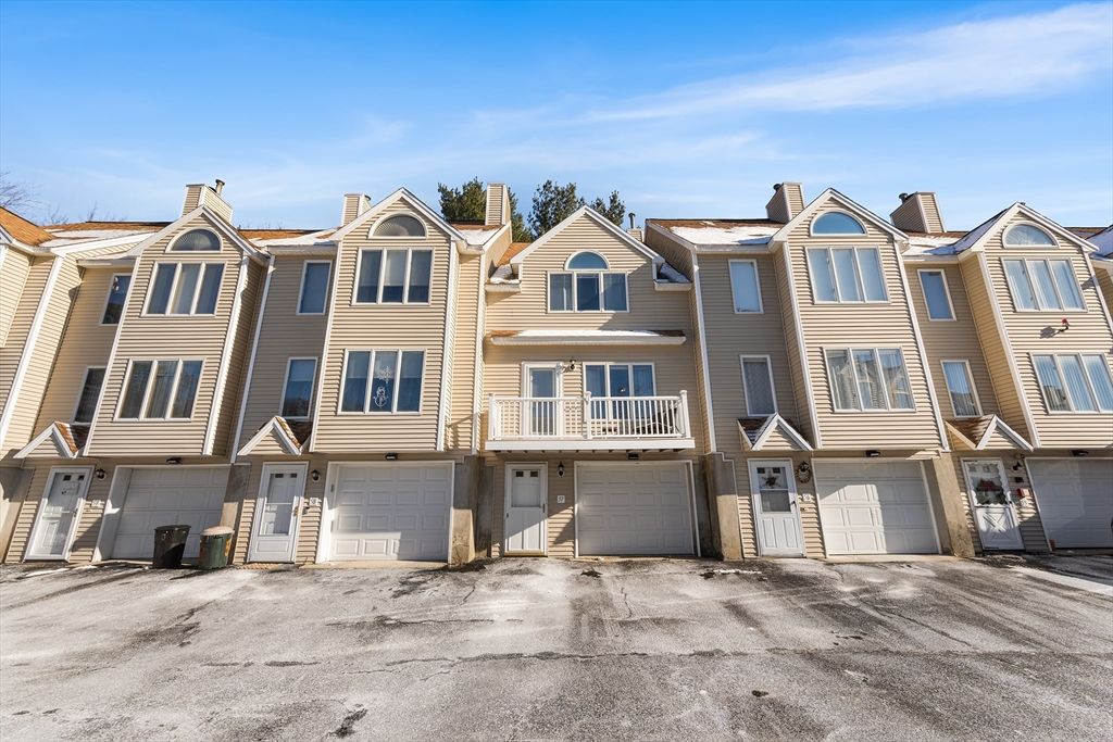 25 Tobey Rd 57, Dracut, MA 01826