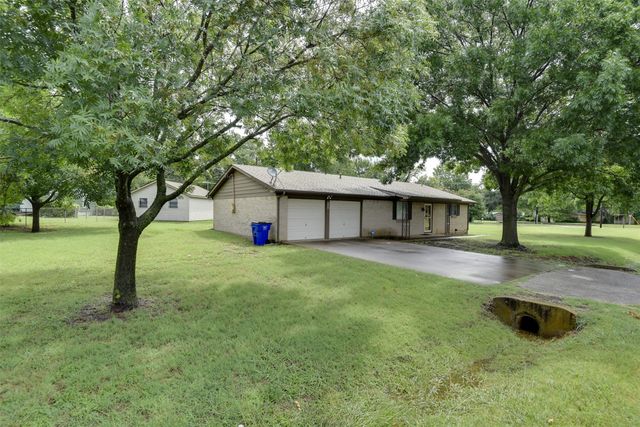 802 Cardinal Road, Mansfield, TX 76063