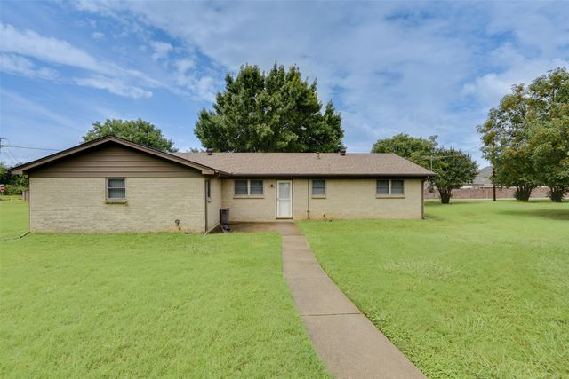 802 Cardinal Road, Mansfield, TX 76063
