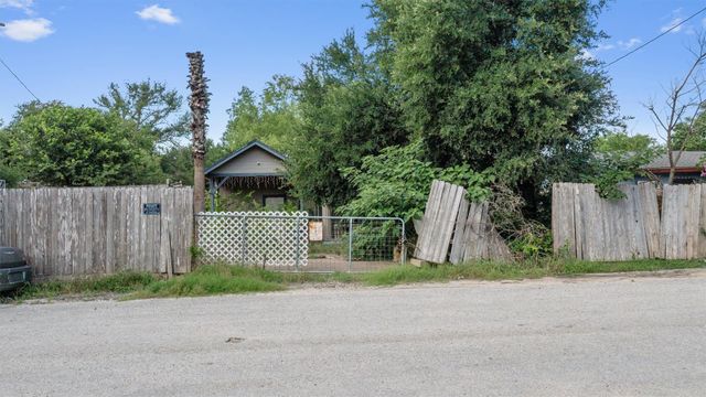 143 Rock Mont DR, Del Valle, TX 78617