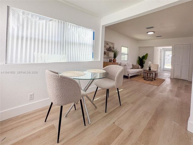 953 NE 37th Street, Oakland Park, FL 33334
