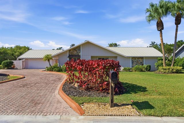 5151 SE Burning Tree Circle, Stuart, FL 34997