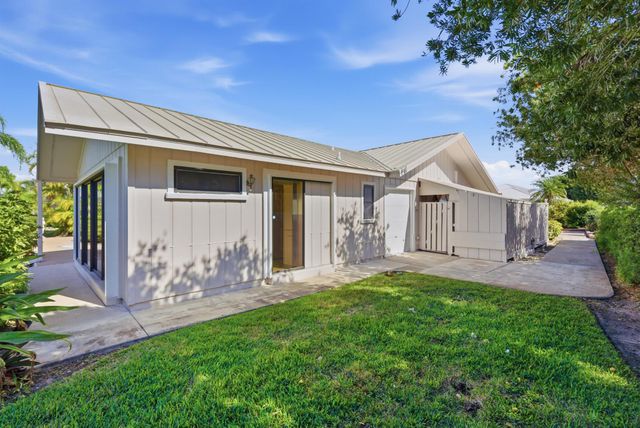 5151 SE Burning Tree Circle, Stuart, FL 34997