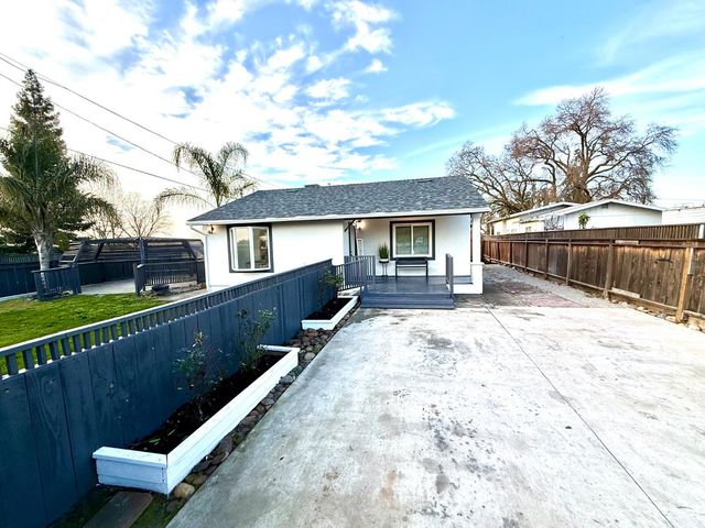 18397 E Hwy 88, Clements, CA 95227