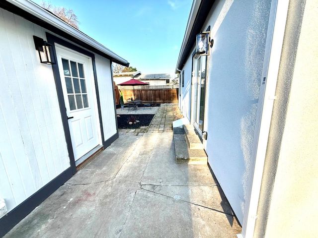 18397 E Hwy 88, Clements, CA 95227