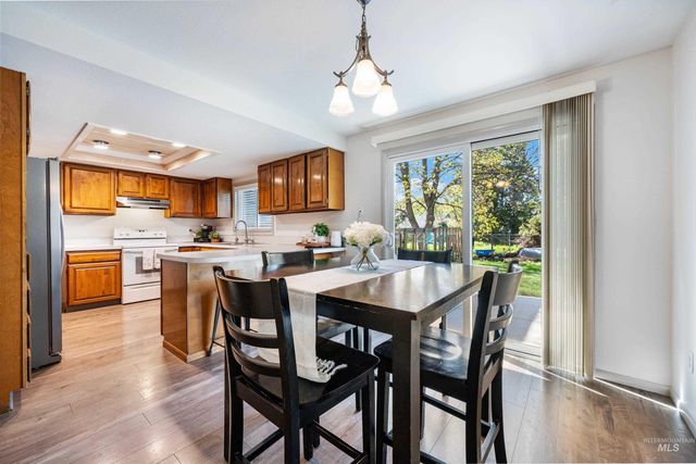 9066 W Brookview Ct, Boise, ID 83709