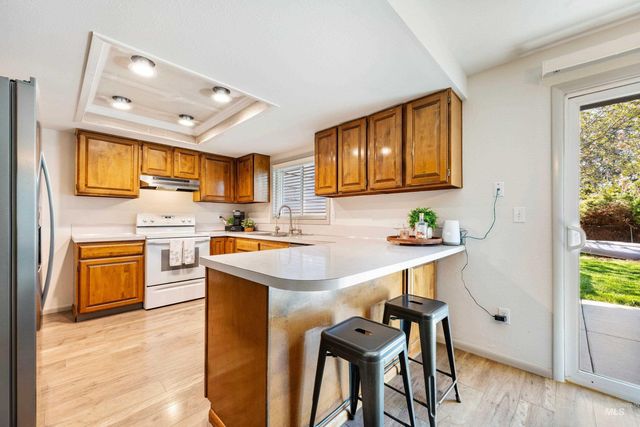 9066 W Brookview Ct, Boise, ID 83709