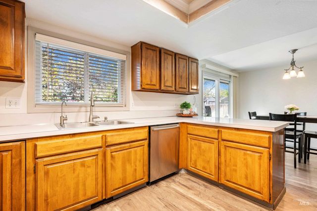 9066 W Brookview Ct, Boise, ID 83709