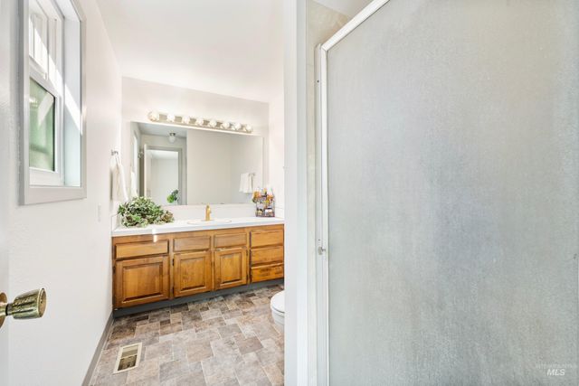 9066 W Brookview Ct, Boise, ID 83709