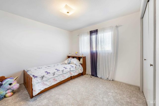 9066 W Brookview Ct, Boise, ID 83709