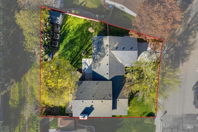 9066 W Brookview Ct, Boise, ID 83709