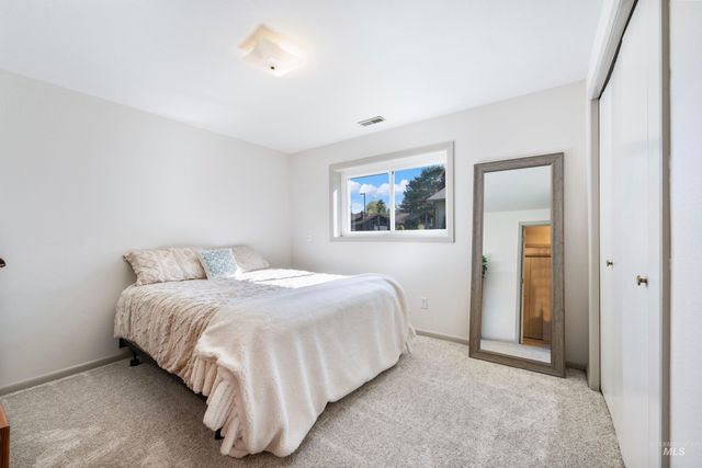 9066 W Brookview Ct, Boise, ID 83709