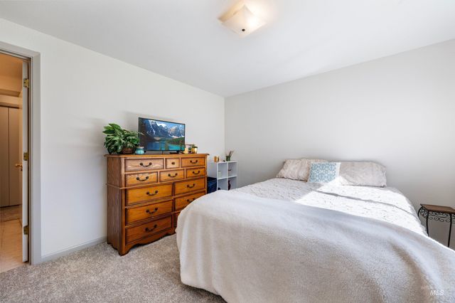 9066 W Brookview Ct, Boise, ID 83709