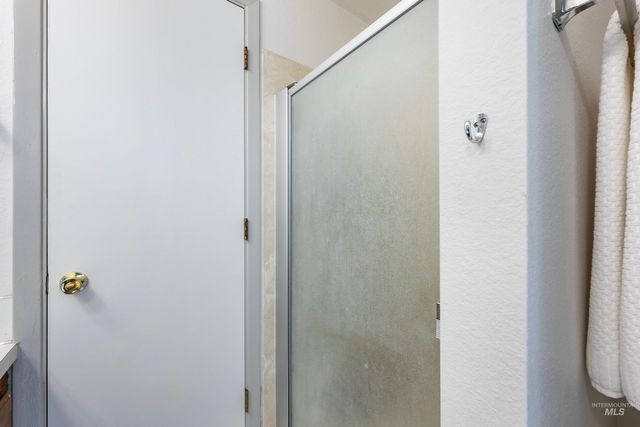 9066 W Brookview Ct, Boise, ID 83709