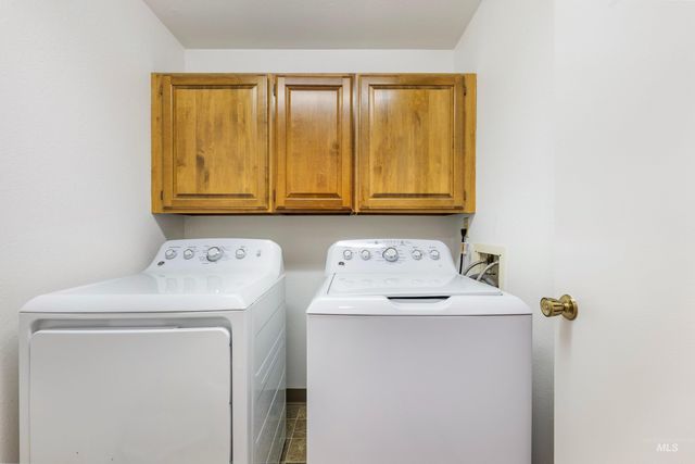 9066 W Brookview Ct, Boise, ID 83709