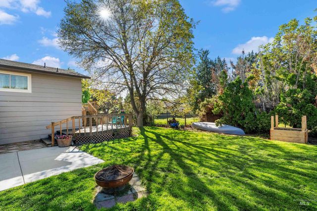 9066 W Brookview Ct, Boise, ID 83709