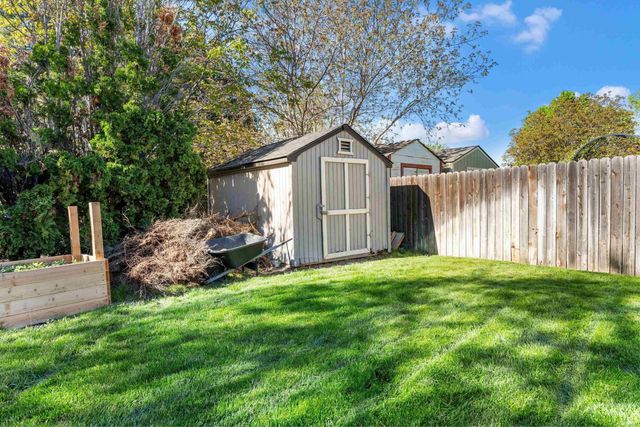 9066 W Brookview Ct, Boise, ID 83709