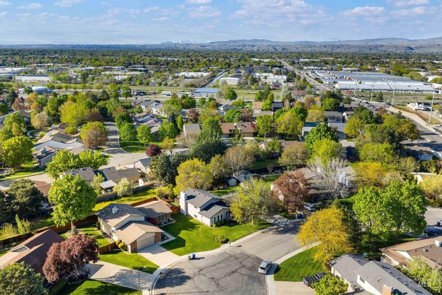 9066 W Brookview Ct, Boise, ID 83709