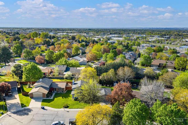 9066 W Brookview Ct, Boise, ID 83709