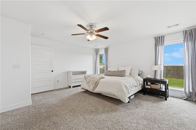 426 NW 59th Avenue, Bentonville, AR 72713