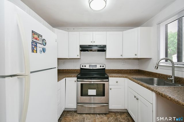 827 Blackstone Village 827, Meriden, CT 06450