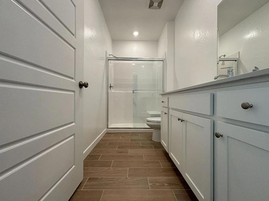 Image 10 of property listing at 1052 Plum Tree Avenue, Clovis, CA 93619