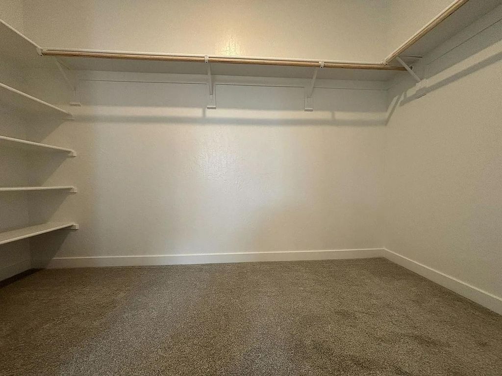 Image 6 of property listing at 1052 Plum Tree Avenue, Clovis, CA 93619