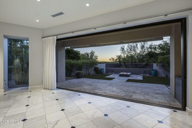 5434 E LINCOLN Drive 67, Paradise Valley, AZ 85253