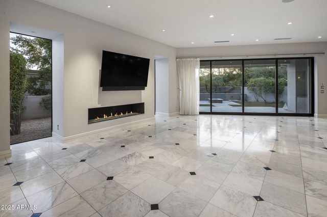 5434 E LINCOLN Drive 67, Paradise Valley, AZ 85253