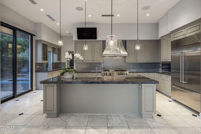 5434 E LINCOLN Drive 67, Paradise Valley, AZ 85253