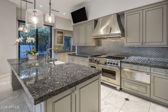 5434 E LINCOLN Drive 67, Paradise Valley, AZ 85253