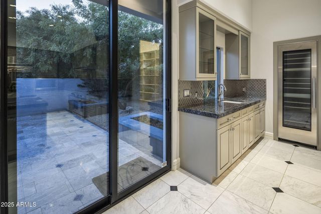 5434 E LINCOLN Drive 67, Paradise Valley, AZ 85253