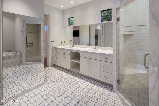 5434 E LINCOLN Drive 67, Paradise Valley, AZ 85253