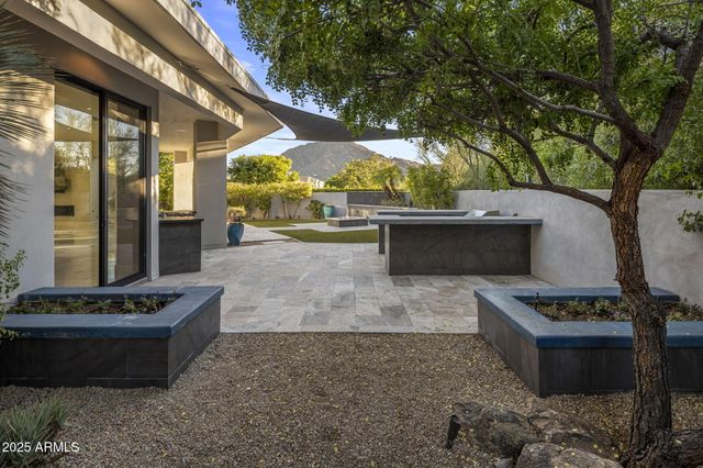 5434 E LINCOLN Drive 67, Paradise Valley, AZ 85253