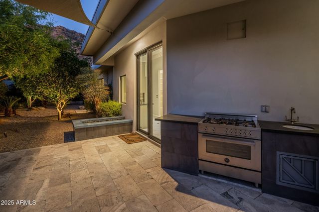 5434 E LINCOLN Drive 67, Paradise Valley, AZ 85253