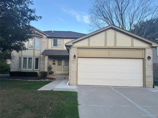 6186 Smithfield Drive, Troy, MI 48085