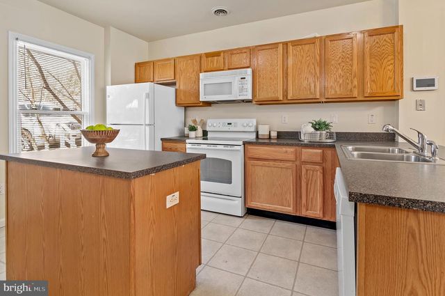 512 SAINT MARY ST, Baltimore, MD 21201