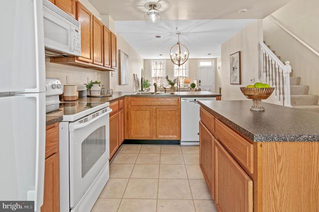 512 SAINT MARY ST, Baltimore, MD 21201