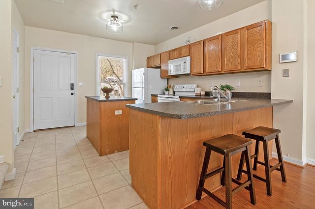 512 SAINT MARY ST, Baltimore, MD 21201